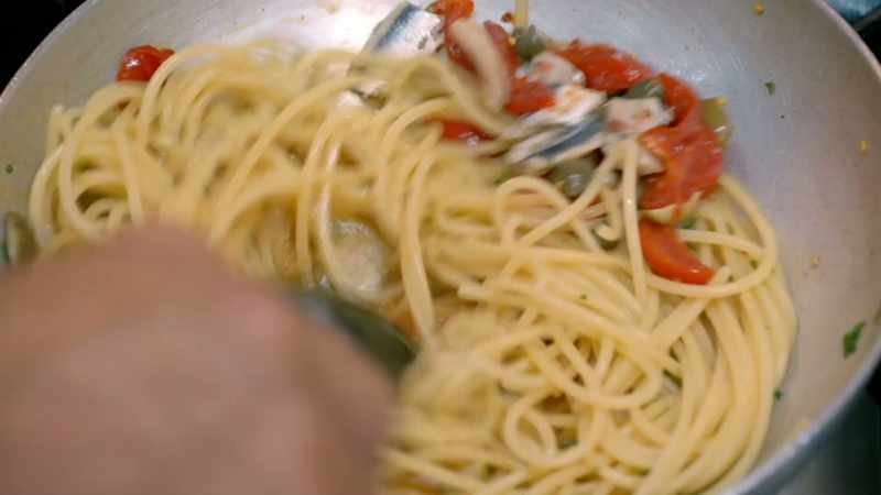 Seafood, vegetables and pasta