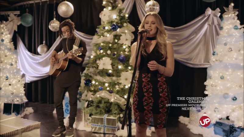 �� See the blazing yule before us