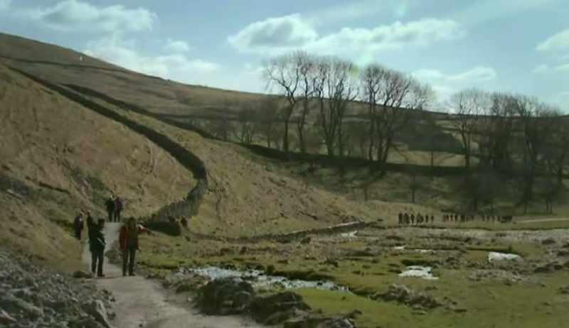 See that there? That's a brook. Yeah. You know what's it's doing?