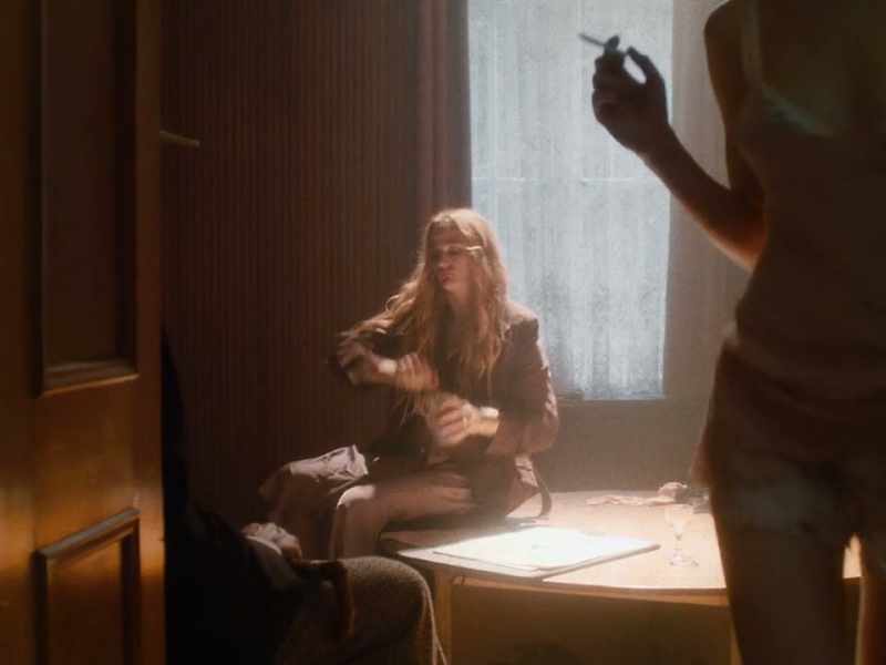 Selow, don't drink all the gin. - Get dressed faster. Come on!