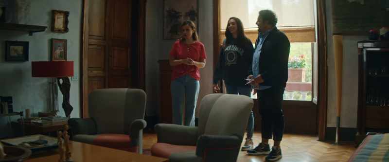 [Serena] That's nice. - Yes, this is the living room