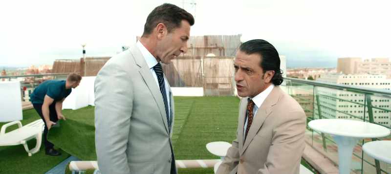 Sergio! Bring some fresh orange juice!