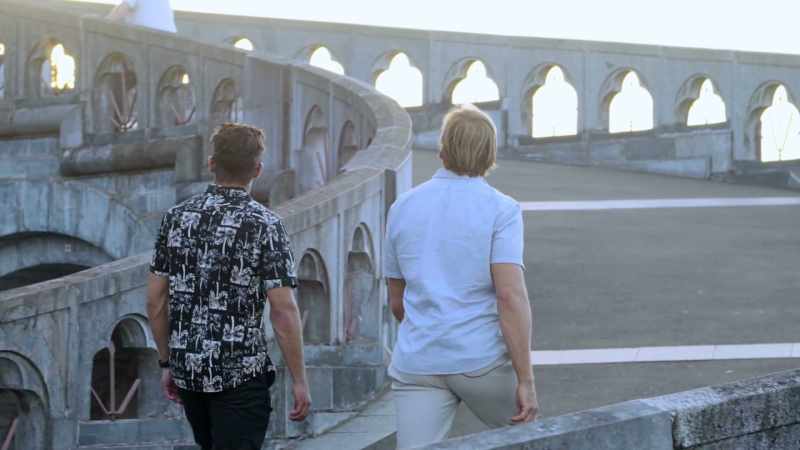 [serious French indie rock music]