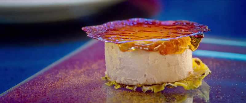 Serving together with the greasy foie gras