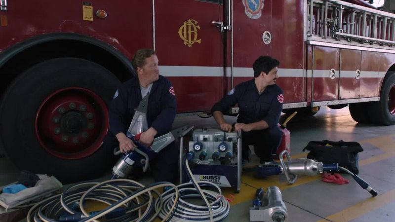 Severide, we got trouble! Get out here!