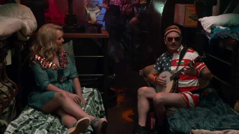 �� She dashed by me in painted-on jeans ♪