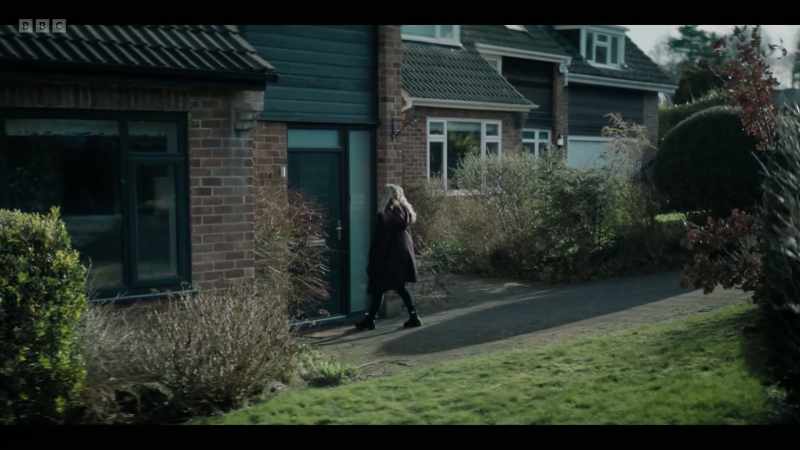 SHE RINGS DOORBELL
