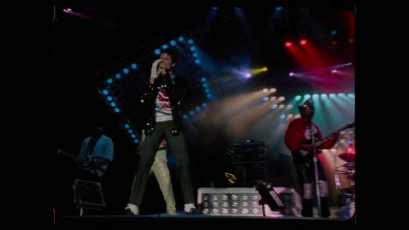 �� She says I am the one ♪