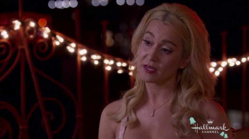 She has these questionsabout gift registry