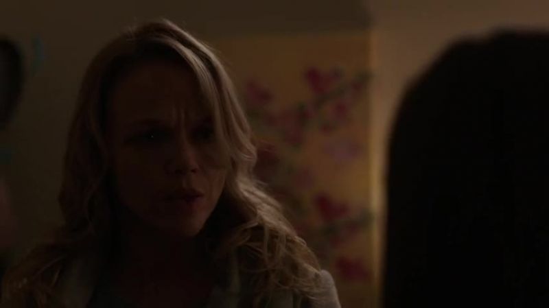She's alive. Let's get her out of here