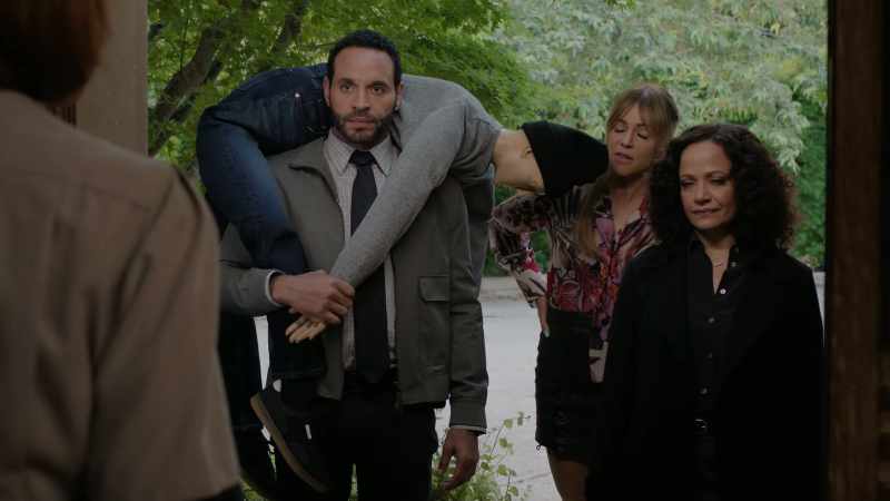 She's faking this, so he'll carry her. [chuckles]