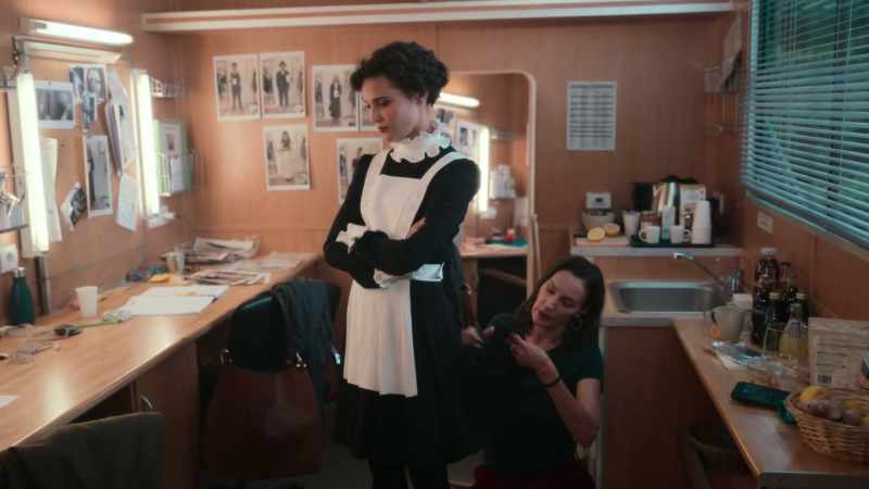 She's gonna spike Philippe's herbal tea with a sedative