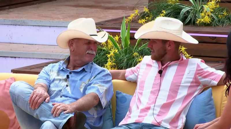>> SHE'S PRETTY
