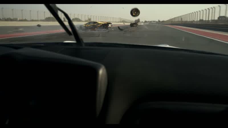 Shit! Capa's tire just shattered my windscreen. Okay, pit now. Pit. Yellow's out