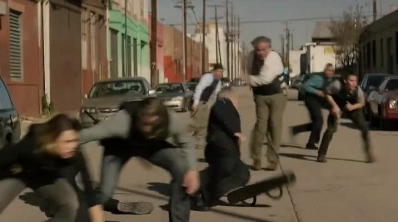 Shit! Go, go, go!