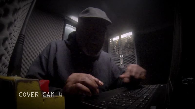 Shit! Job needs help in the computer room now