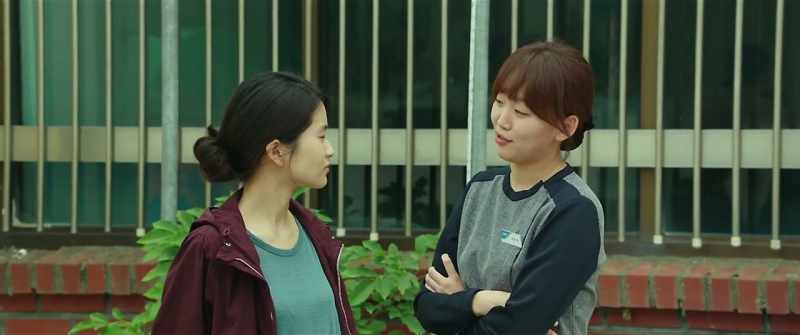 Should we call Jae-ha and eat out in town?