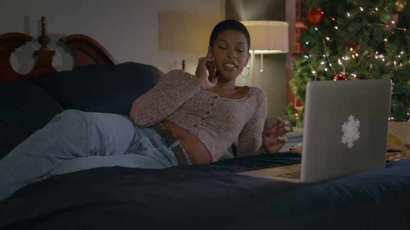 SHOULD I SET ANOTHER PLACE AT THE TABLE FOR CHRISTMAS?