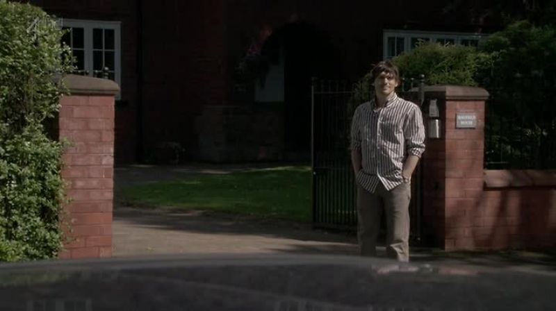Should've knocked that little prick out