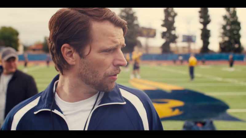 Show coach! Go! - Set, hut!