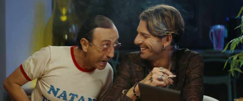 Sì, ma... - Guarda come la fa bene