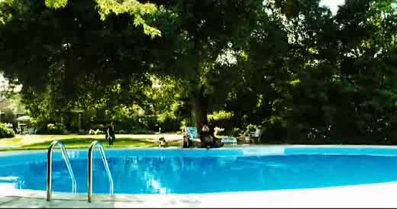 ''Sid are you high The pool's for swimming ''