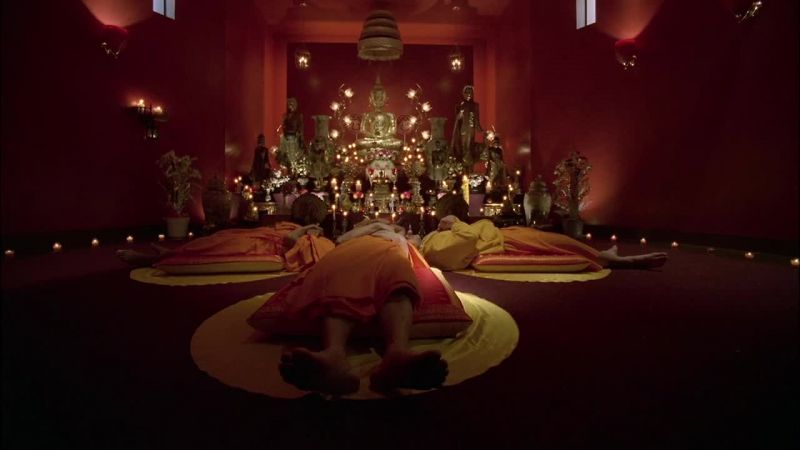 SIDLE: Rug's low pile, smooth
