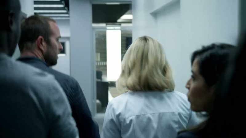 Simon from work can lip-read. Can he also see in the dark?