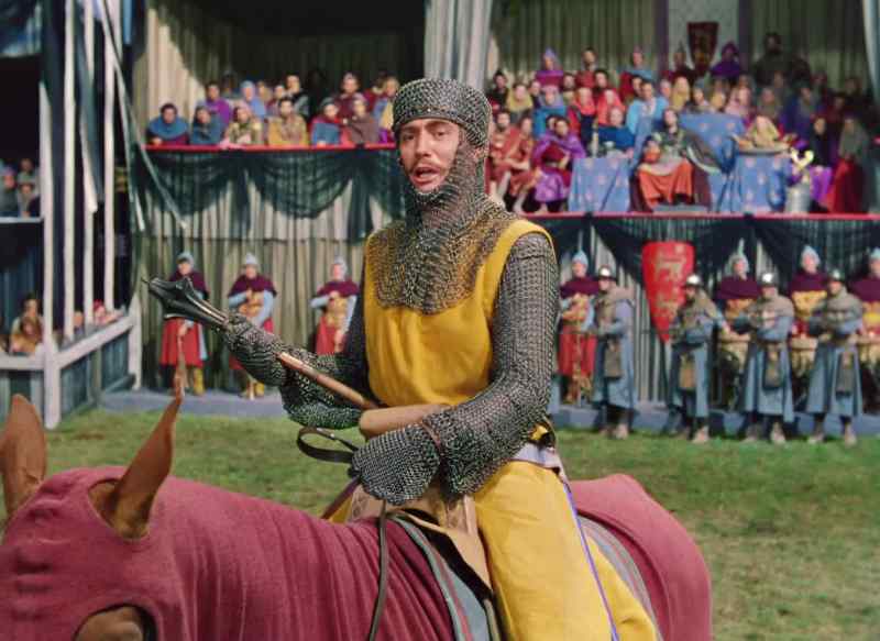 Since you ride for the court, Bois-Guilbert, choose first