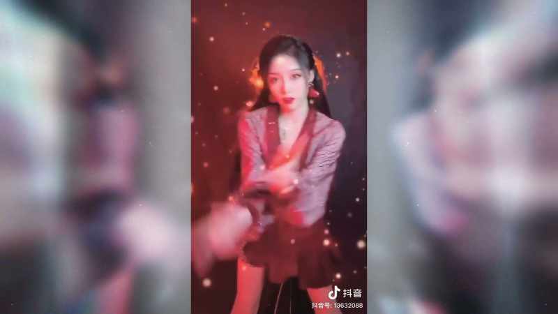 [singing in Chinese]