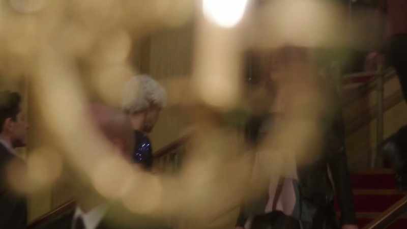 (singing in French)