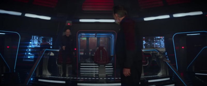 Sir, she's pulled us back in again. - Damn it