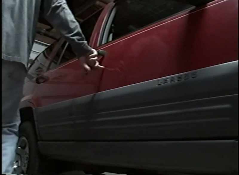 Six-cylinder engine, blood-red finish, roof racks