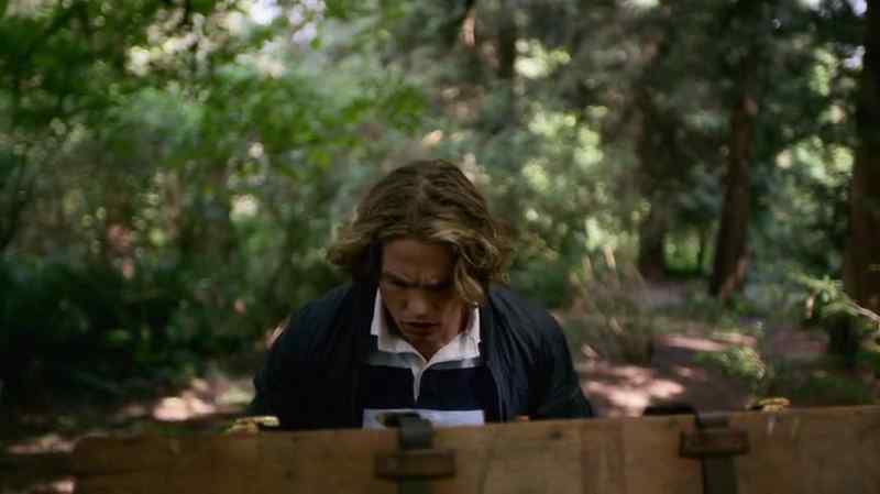 [snarls]