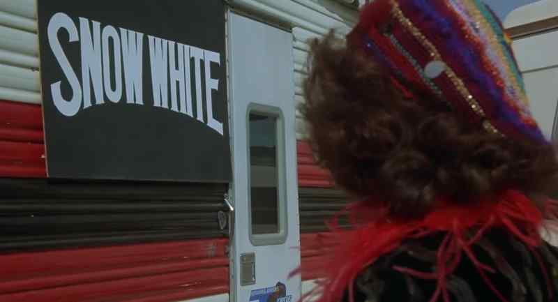 SNOW WHITE
