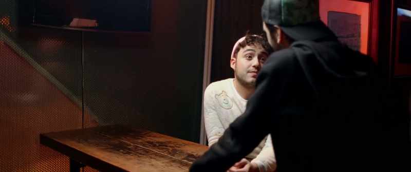 So, do you wanna wait for the subway together?