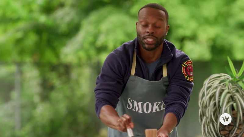 So I'm gonna walk around and check everybody's sauces