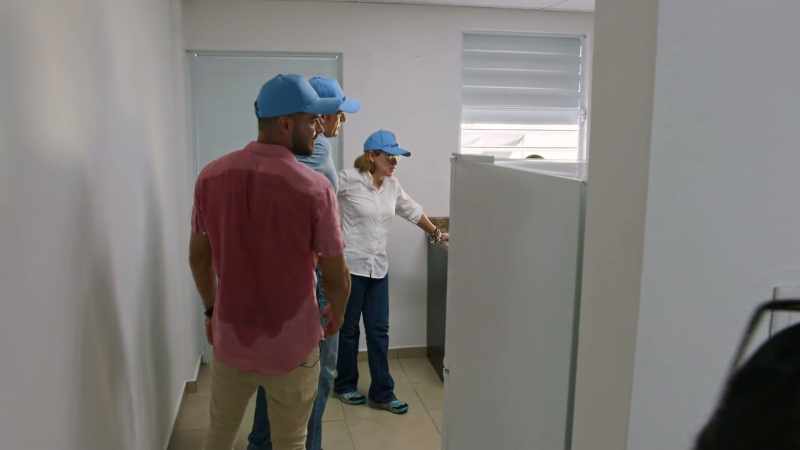 So this is your new kitchen. -[Jose] It looks, like, fancy!