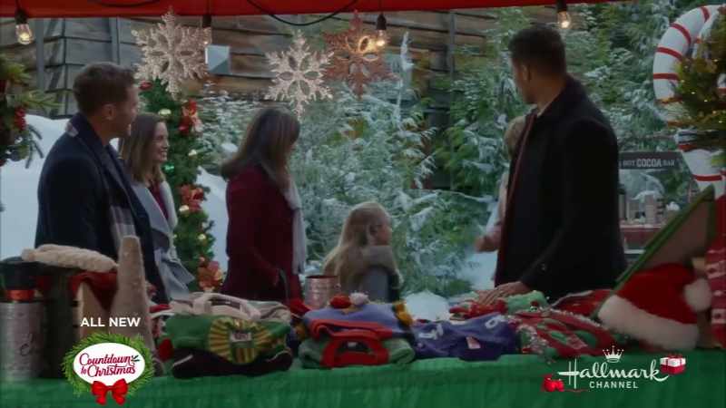 So, you must pick one decoration to make this Christmas special