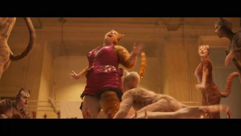 �� So for Old Gumbie Cats Let's now give three cheers ♪