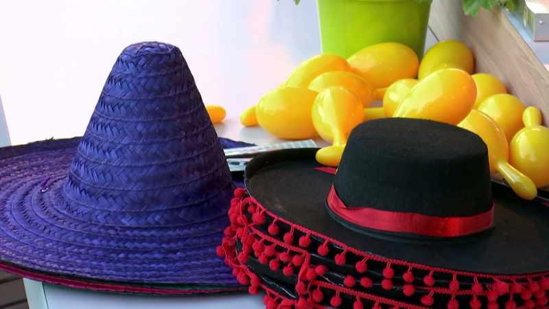 So, say hola to a resident el chef