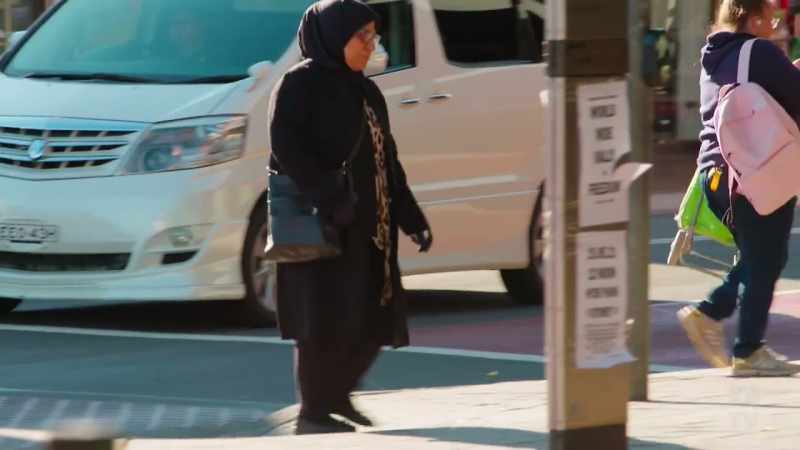 So should new Australians assimilate or integrate?