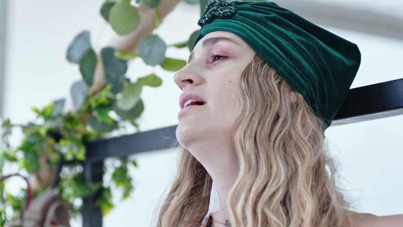 [Sofia] I invite you to bow and give gratitude to your mind, body and breath