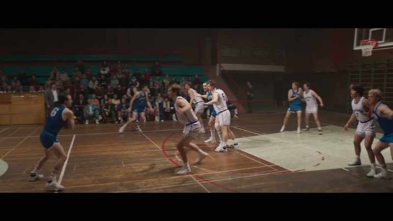 Sokk încrucişează, Ivo ia mingea... direct în coş