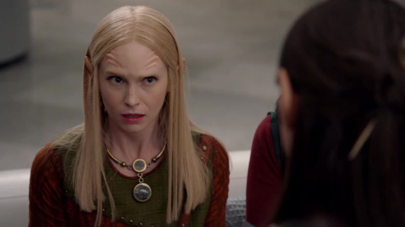 Solana, your hand, please. -No, no, please