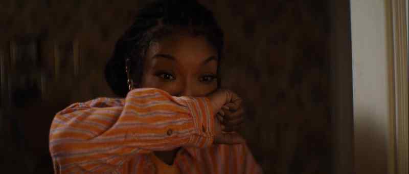 Solange. - Help me!