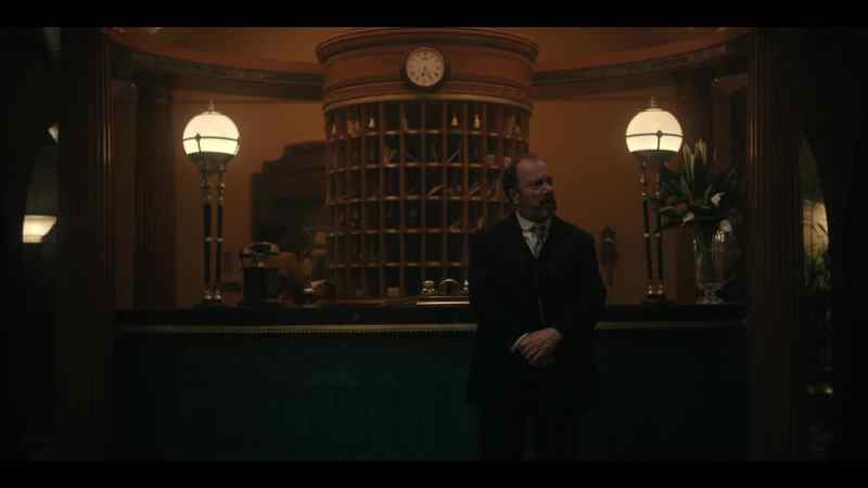 �� somber, dramatic music ♪