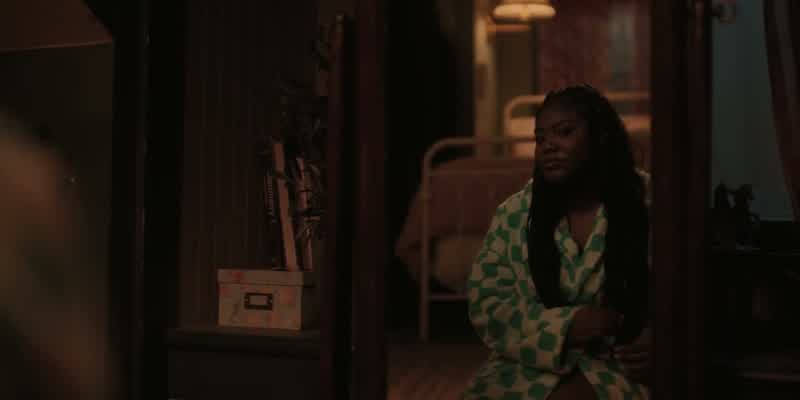 �� somber music ♪ ♪♪♪ Kiesha, come here