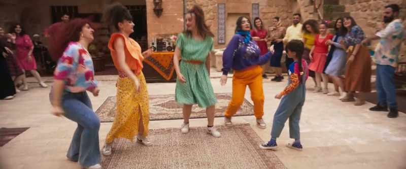 �� Some boys take a beautiful girl ♪