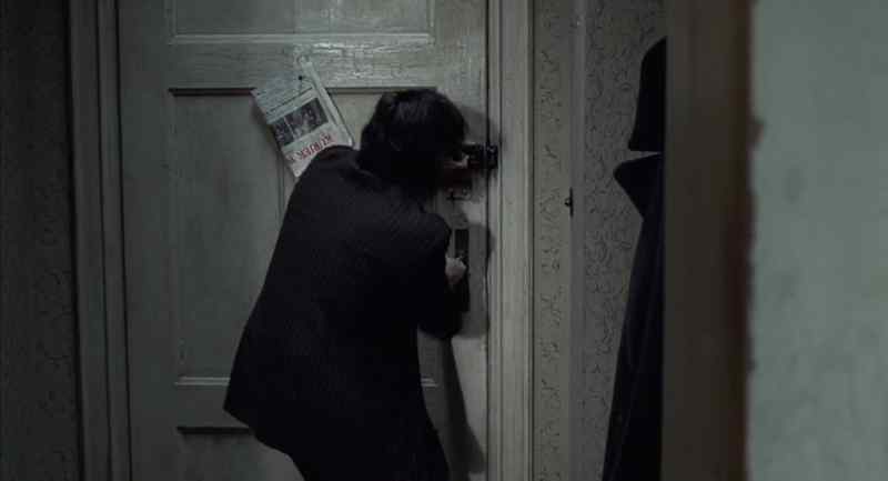 Somebody...\NSomebody help me!